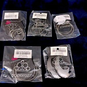 Bundle#7-NWT- Paparazzi Earrings black..
